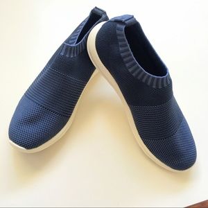 NWOT Hush Puppies Moyen Blue Sneakers Sz 7M